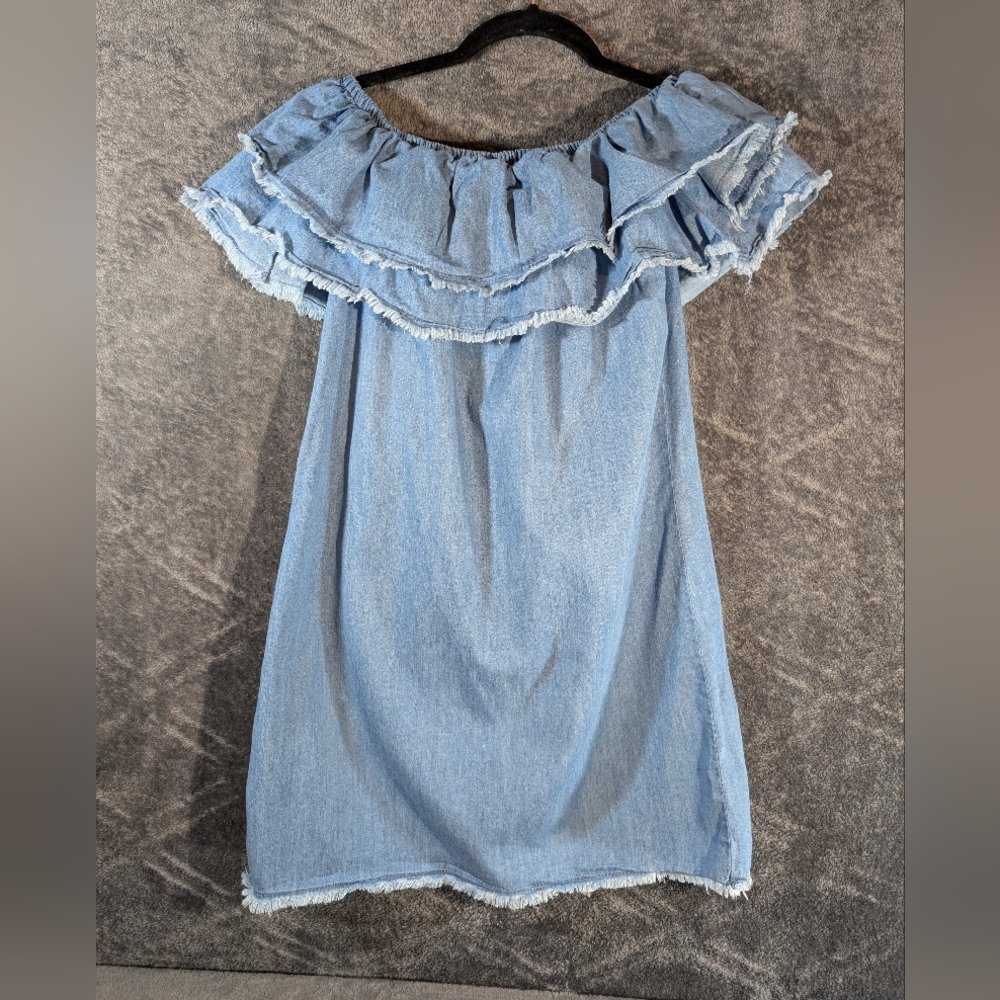DEREK HEART Off-the-Shoulder Chambray Denim Ruffle Top Shirt Raw Hem Sz Medium